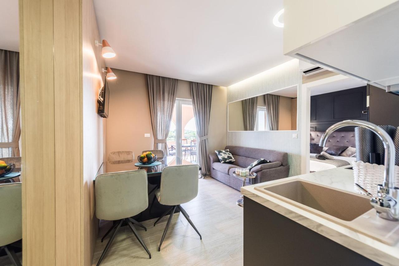 Luxury Apartments Garden Sukosan Bagian luar foto