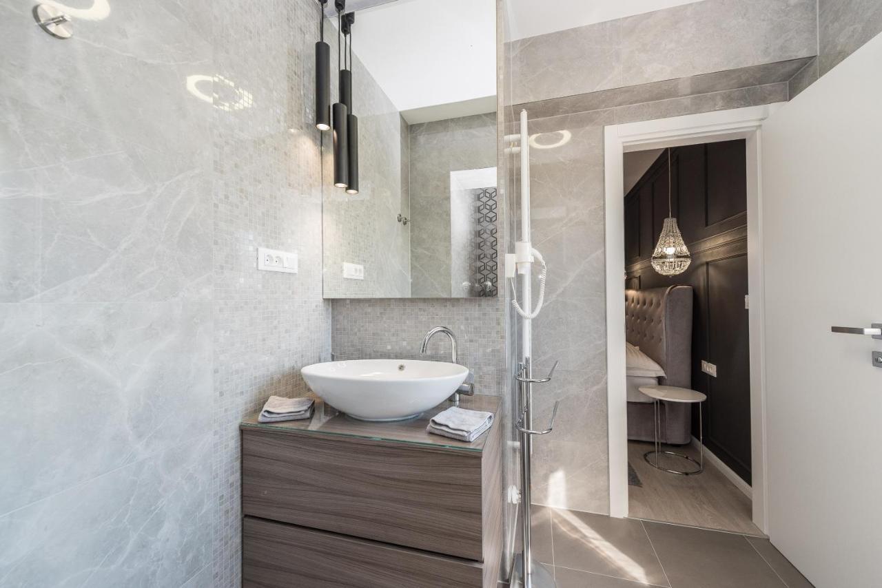 Luxury Apartments Garden Sukosan Bagian luar foto