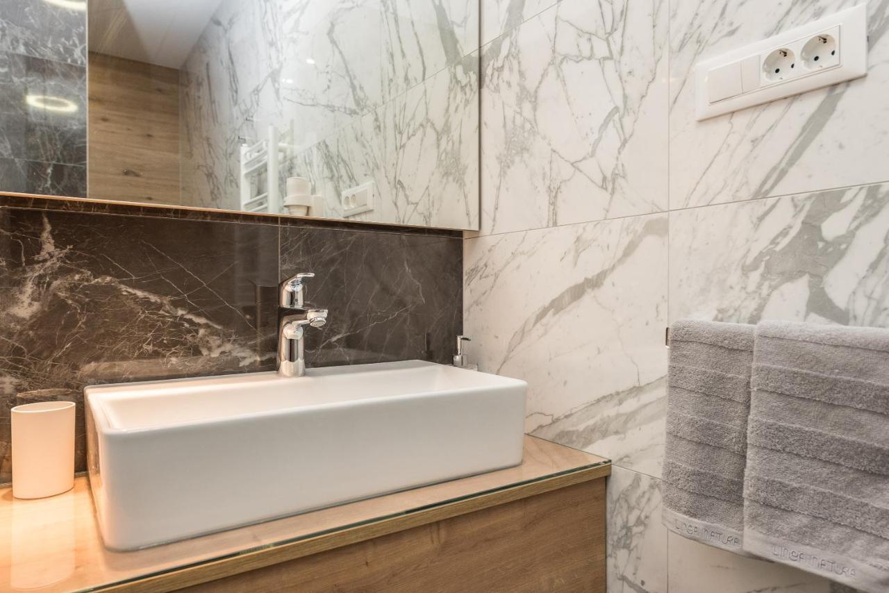 Luxury Apartments Garden Sukosan Bagian luar foto