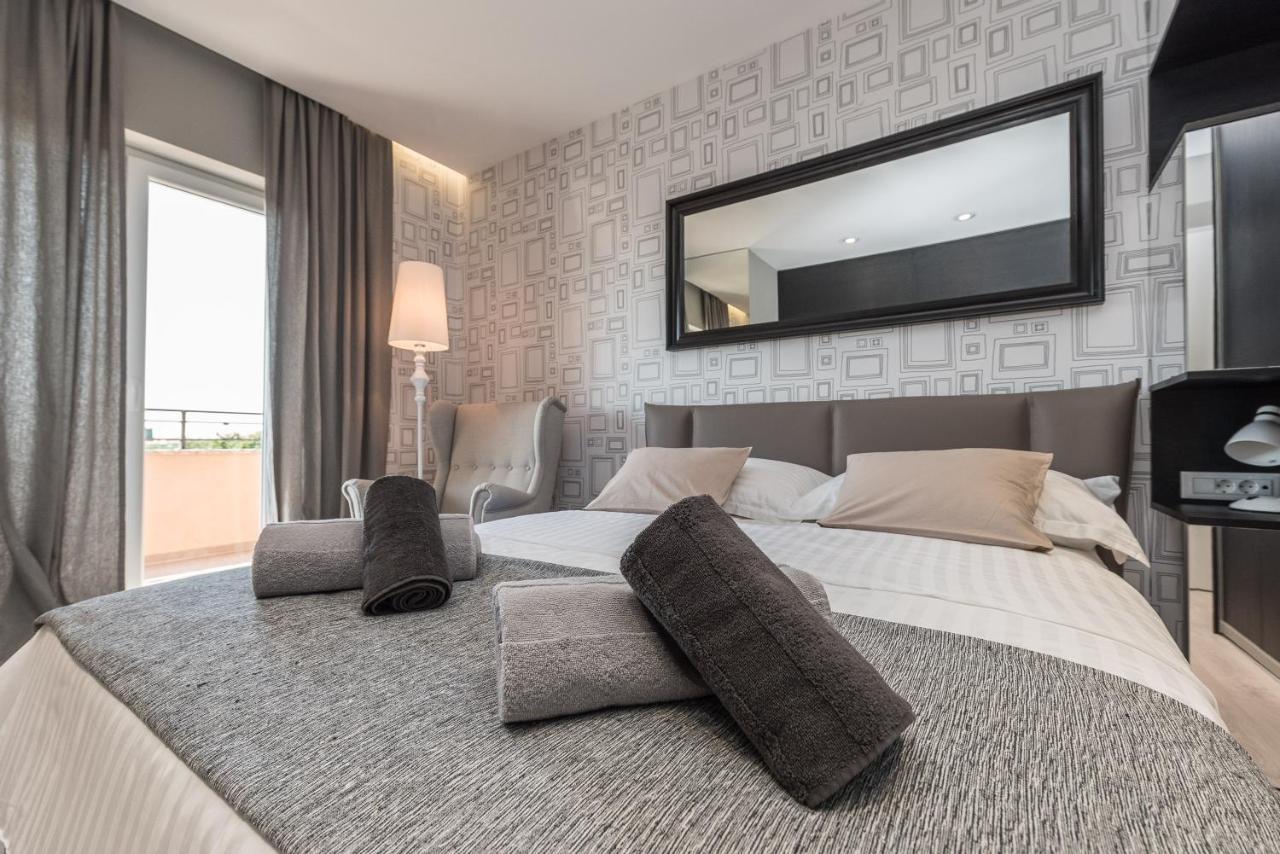 Luxury Apartments Garden Sukosan Bagian luar foto