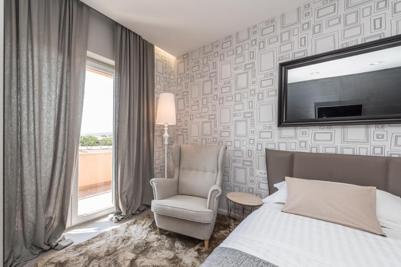 Luxury Apartments Garden Sukosan Bagian luar foto