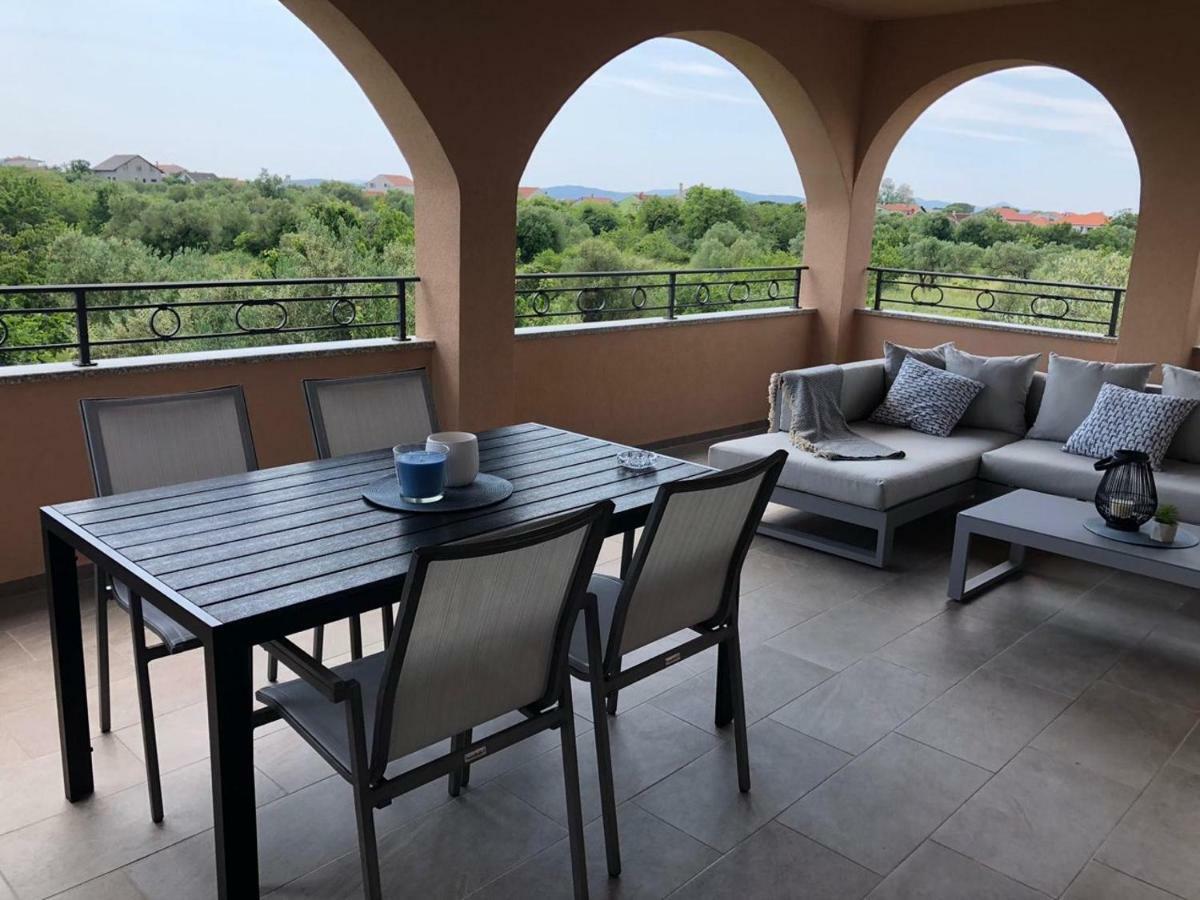 Luxury Apartments Garden Sukosan Bagian luar foto
